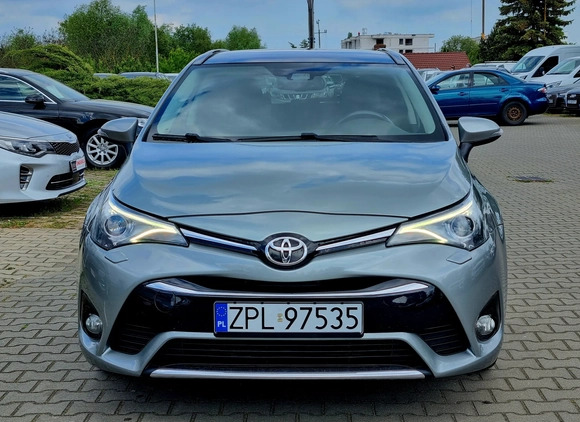 Toyota Avensis cena 59900 przebieg: 190000, rok produkcji 2016 z Drzewica małe 232